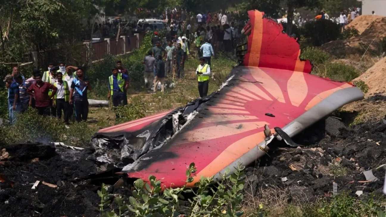 Pilot Disputes Flap Retraction Theory in India 171 Crash Amid Growing Speculation