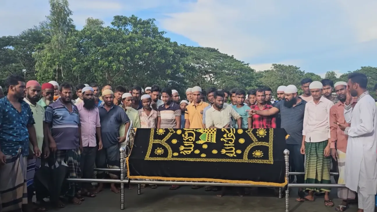 Thousands Gather to Honor Mono Mia, Bangladesh's Grave Digger Who Worked Without Pay