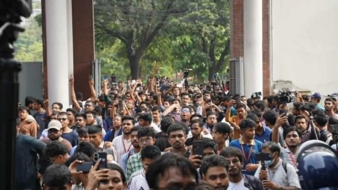 Calm Restored After Clashes Between Students and Police at Dhaka Secretariat