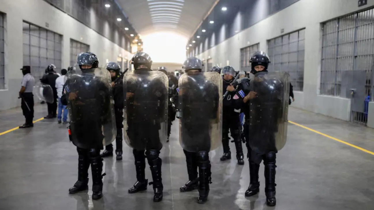 Venezuelan Man Seeks $1.3M Over U.S. Deportation to El Salvador Prison