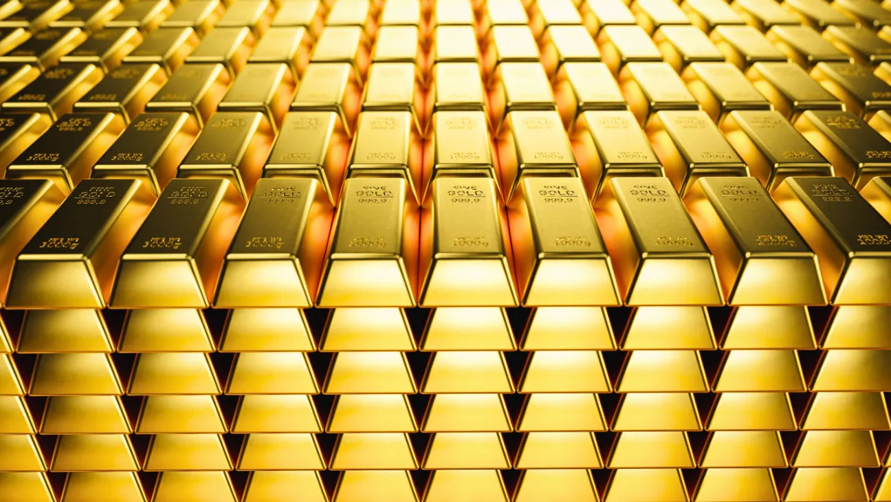 Gold Prices Retreat From Record High on U.S. Tariff Speculation