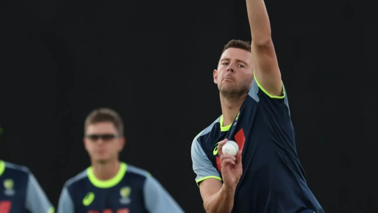 Hazlewood, Dwarshuis Guide Australia to 17-Run Win Over South Africa in Darwin T20