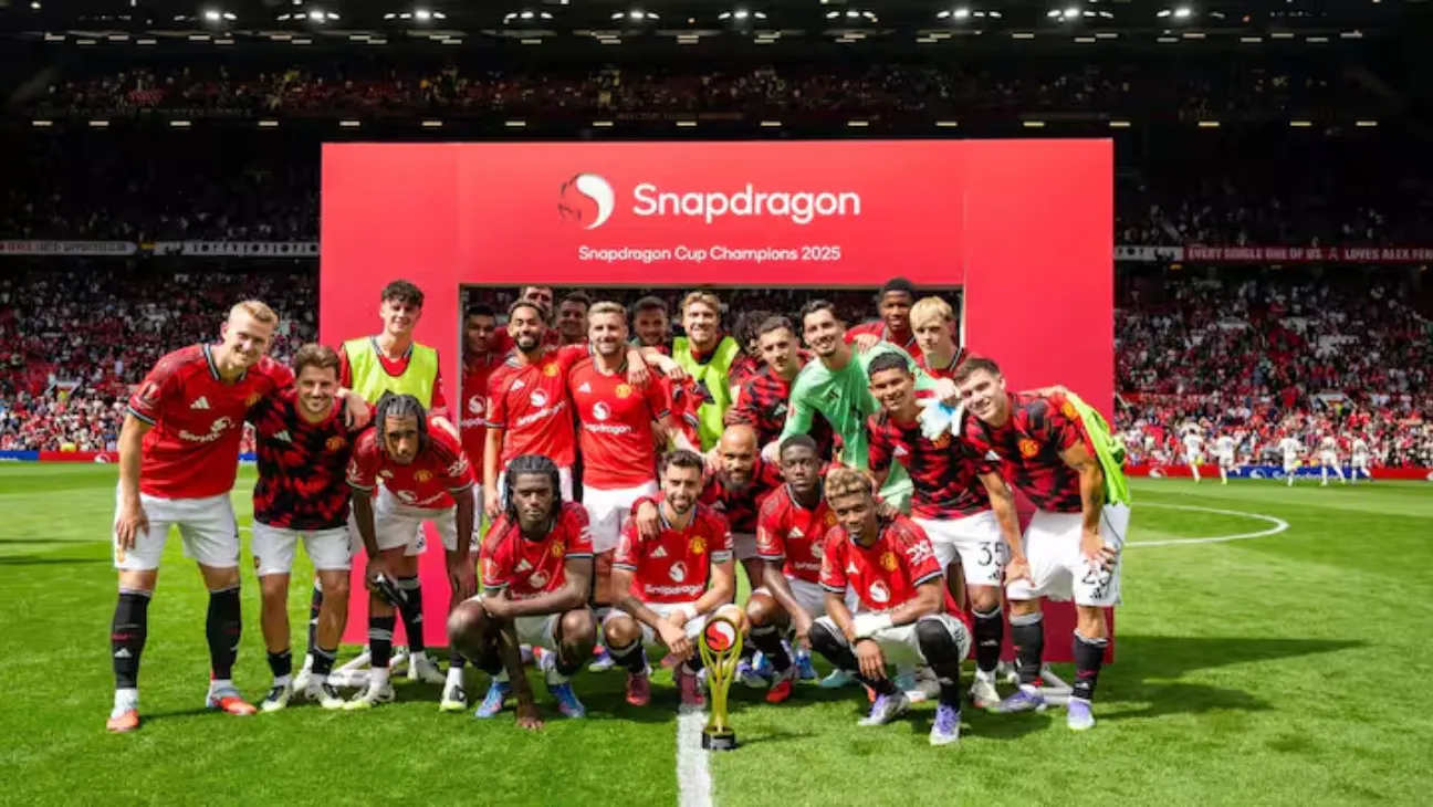Manchester United Edge Fiorentina on Penalties to Win Snapdragon Cup