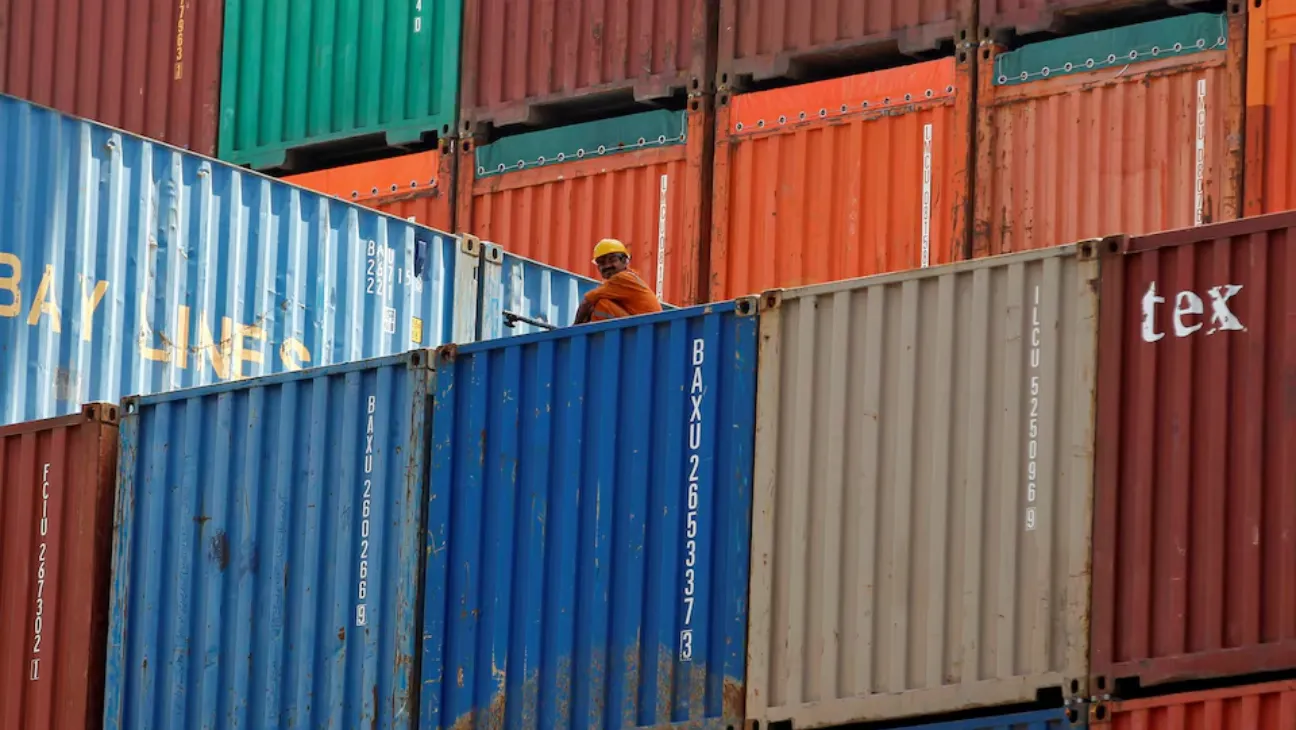 Trump Slaps 25% Tariff on Indian Goods Over Russian Oil Imports